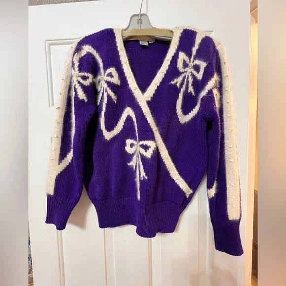 Vintage Cute Purple Sweater with White Bows - Picture 1 of 7